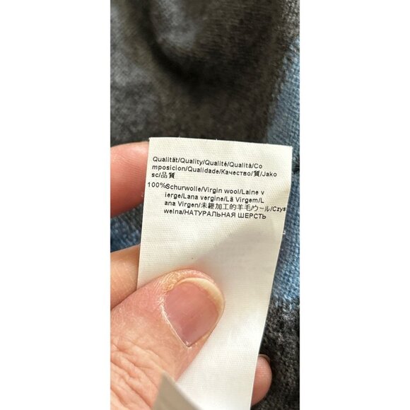 Hugo Boss Merino Wool V-Neck Gray Light Blue Argyle Small - Picture 9 of 11